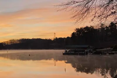 Image de Sunsets and Siestas- A Lake Keowee waterfront home near Clemson, Sc