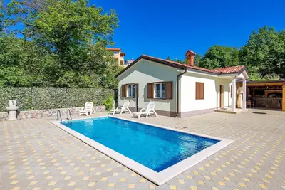 Image de Superbe maison à Rukavac avec sauna