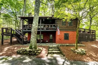Image de Cozy log cabin for the family in Sky Valley, Ga