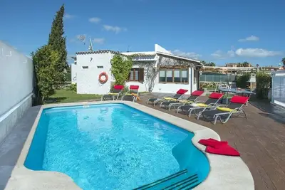 Image de Villa in Puerto de Alcúdia with large terrace and pool 7 min. of the beach.