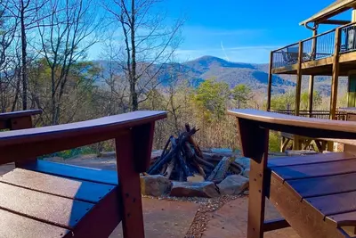 Image de Breathtaking Mountain Views, Hot Tub, Pool Table, Arcade, & Pet Friendly