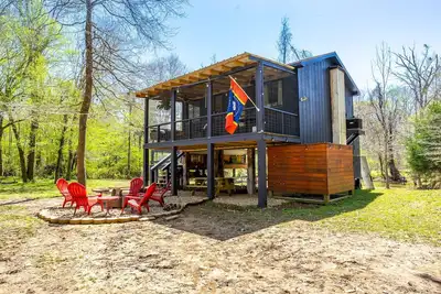 Image de Riverfront Cottage - Get Away from It All!