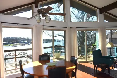 Image de Private Lakefront Getaway for the family