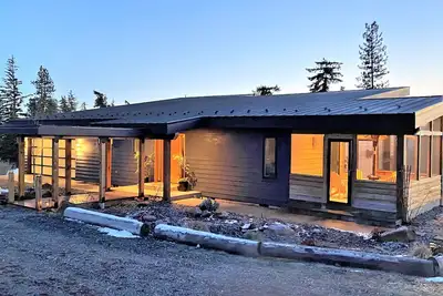 Image de Modern Mountain View Getaway - 26 Acres