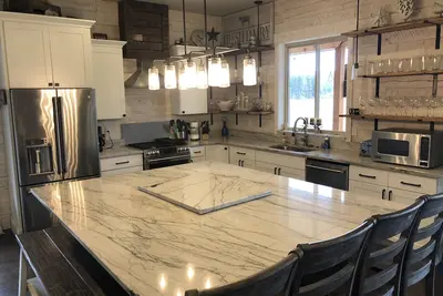 Image de Custom Cottage with Panoramic Mountain Views