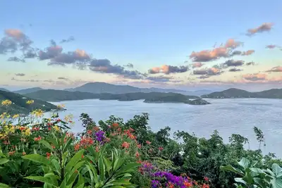 Image de Astral Villa Sunrise, Moonrise & Down Island Views