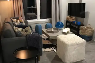 Image de Unique to Tremblant-Big Style! Hot Tub. . . low rates-Citq no. 303870