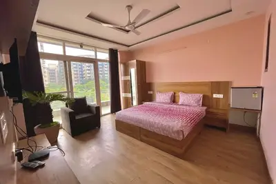 Image de 5 Bhk entire floor best for parties