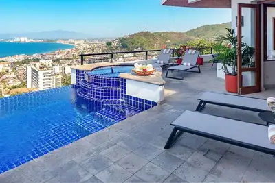 Image de Magnificent Ocean View Villa Spacious And Great Location Close To Town And Beach
