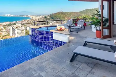 Image de Spectacular Luxury Villa With Breathtaking Ocean Views From Every Bedroom
