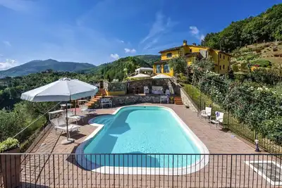 Image de Villa à Cantagrillo avec 7 chambres à coucher, 14 couchages