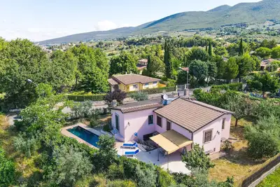 Image de Self contained house with private pool.