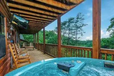 Image de Pet Friendly, Hot Tub & Pool Table! - Boo Boo's Den