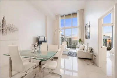 Image de Beautiful One Bedroom Condo 16ft ceilings at the W