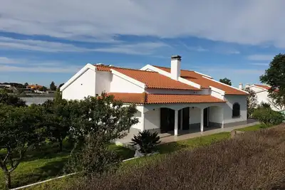 Image de Large 3 bedroom villa with pool sleeps 8 people