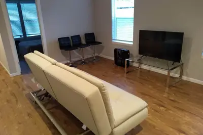 Image de ⁑ Memory Foam Beds, Blackout Curtains & Smart Tv