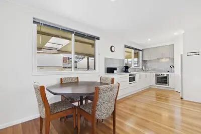 Image de Unwind, relax in a quiet location great for families. 100 metres to the beach.