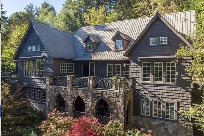 Image de Stunning Island Life in the Middle of Lake Glenville