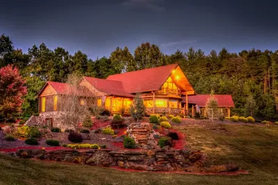Image de Lonesome Dove - Custom Western Style Log Lodge | Screened in outdoor living