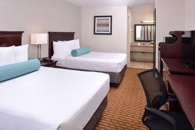 Image de Amazing Find! Two Cozy and Clean Units, Pool, Breakfast, Parking, Shuttle