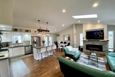 Image de House by a Stream 6br/4ba w/ a Sauna & Hot Tub