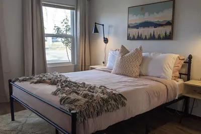 Image de Whipple Vacay: Centrally located, walking distance to Yavapai medical center.