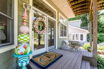 Image de 17 Person Lake Michigan Beach House-Private Beach