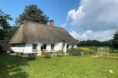 Image de Family vacation in a thatched cottage