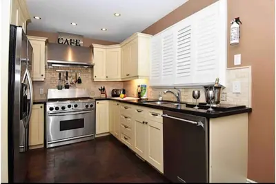 Image de 2 Bedroom plus Office Executive Bungalow in West Rouge