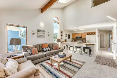 Image de Bright Townhome - 1 Mile to Downtown Cloudcroft