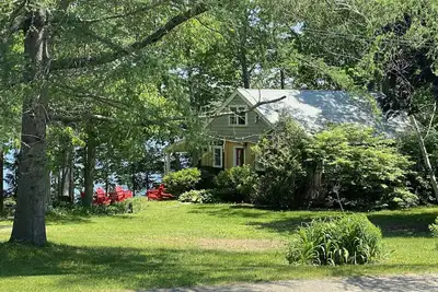 Image de Peacefull house on the water