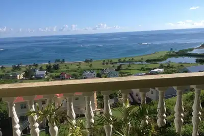 Image de Egg Chair Comfort with Incredible Ocean Views