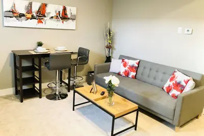 Image de Modern Guest Suite with Fully Private Entrance