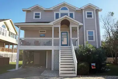 Image de Os733- 6 Bedrooms- Tiki Bar- Private Pool and Hot Tub!