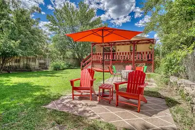 Image de Dog Friendly Heart of the Rockies River Getaway!