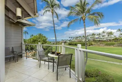 Image de Grand Champions 68! Enjoy stunning golf and ocean views from this inviting condo