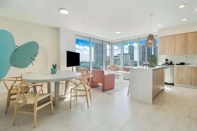 Panoramic Bay + City Views! 2Bdrm Condo- Miami