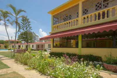 Image de Hotel room with pool, Tv, safe, internet near sandy beach