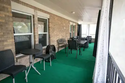 Image de East Downtown Treetop Terrace