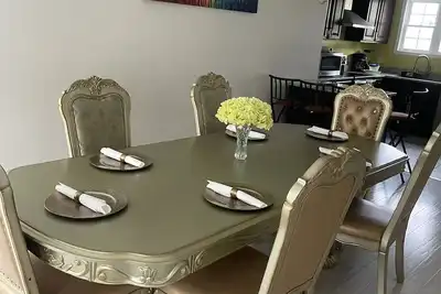 Image de It’s  new home located in a quiet location with brand new furniture in.