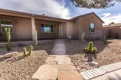 Image de Central and Sunny Home in Beautiful Catalina Vista