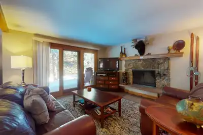 Image de Stunning creekside east Vail home with free WiFi and next to ski shuttle