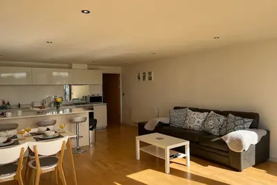 Image de 9 Zinc Modern apt, amazing Fistral views & sunsets. Close to golf course.