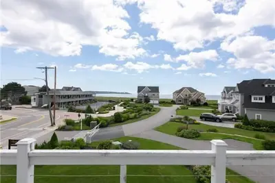 Image de The Beach House by Bayley Vacation Rentals