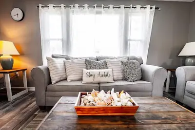 Image de Walk to the Beach! Large beach house