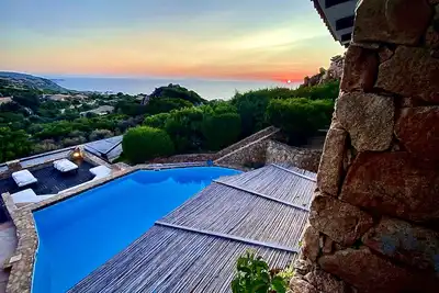 Charming Villa, pool area, large covered veranda with sea view, WiFi