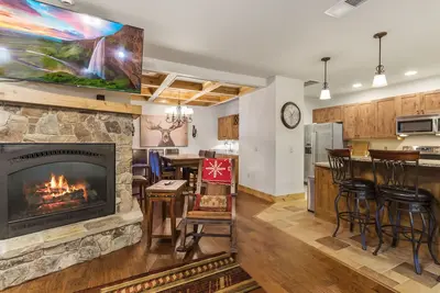 Image de Condo w/private boat slip, fireplace, A/C - Marina Cay Estates Lake Daze