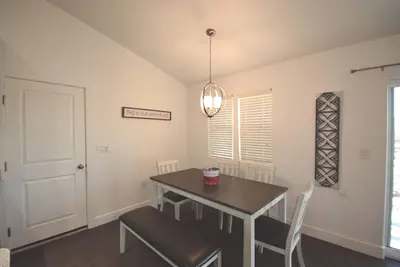 Image de Twin Lakes Cottage Close to the Polar Express