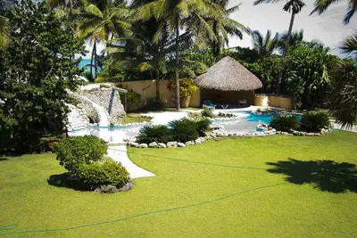 Image de Come admire the sea views from this top-floor 2bd condo on a sandy beach!