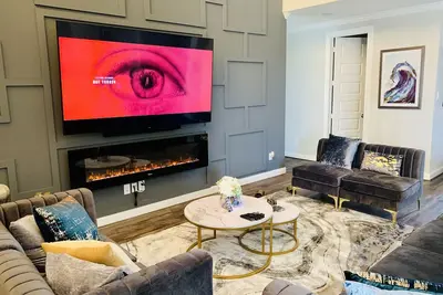 Image de Luxurious & Modern! Brand New 2 Story Home